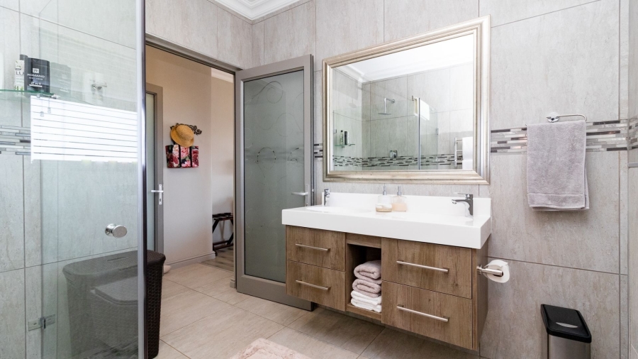 6 Bedroom Property for Sale in Kleinbaai Western Cape